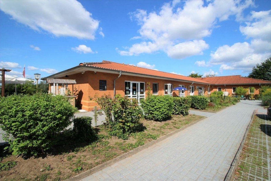 Verwaltung, Restaurant und ein Einkaufsladen Bungalow Klein R�nnau